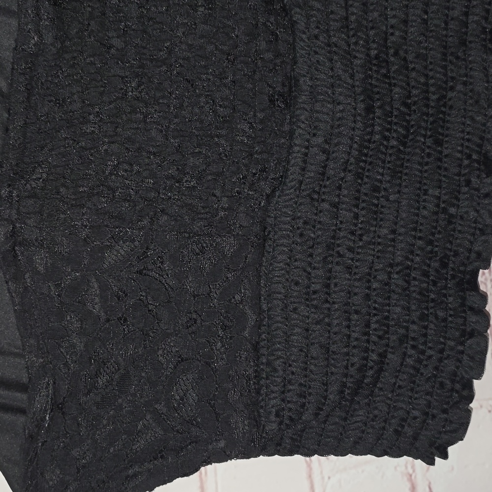 Torrid Lace Print Smocked Crop Top Black Womens Size 4x NWOT - Picture 10 of 12